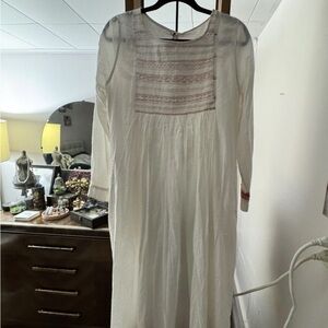 Injiri Medium NWT White and Red Embroidered Artisan Smock Hand Made Dress